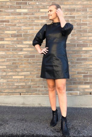 VIPUMIDA DRESS