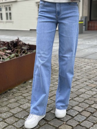NICOLINE JEANS 32 LENGDE LIGHT BLUE