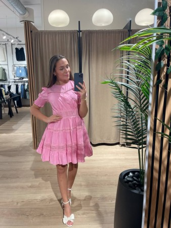 ELOISE  PINK