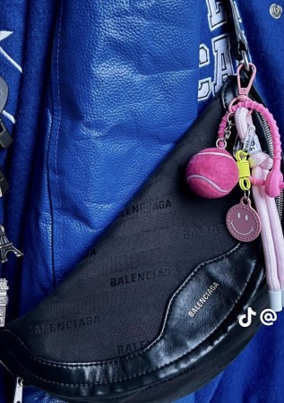 BASKETBALL CHARM PINK