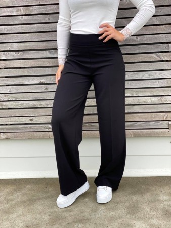 KARINA PANT
