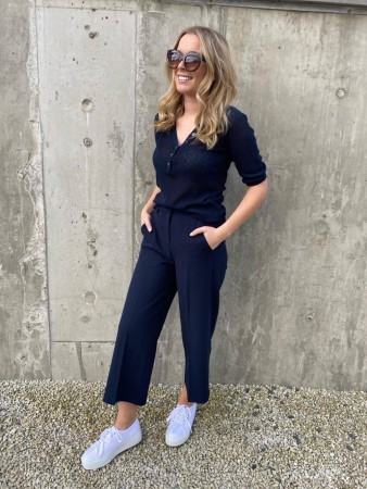 DANTA CROPPED NAVY
