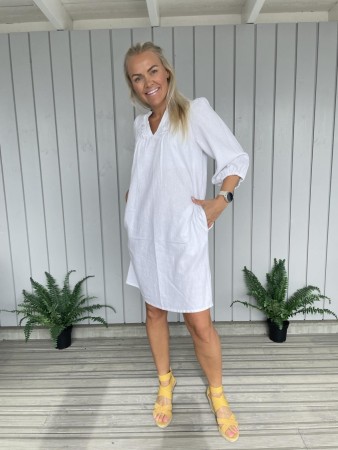 LAVA DRESS HVIT
